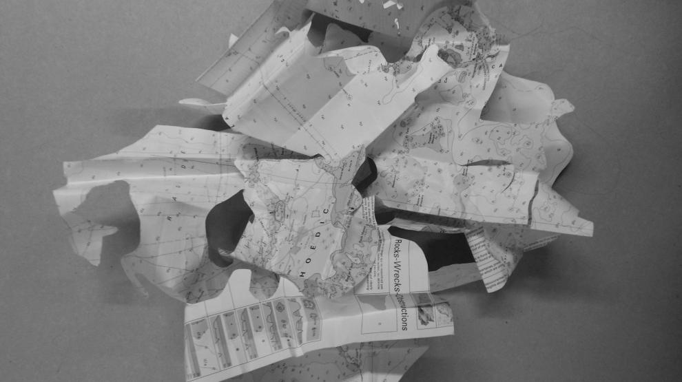 Carte en papier découpée