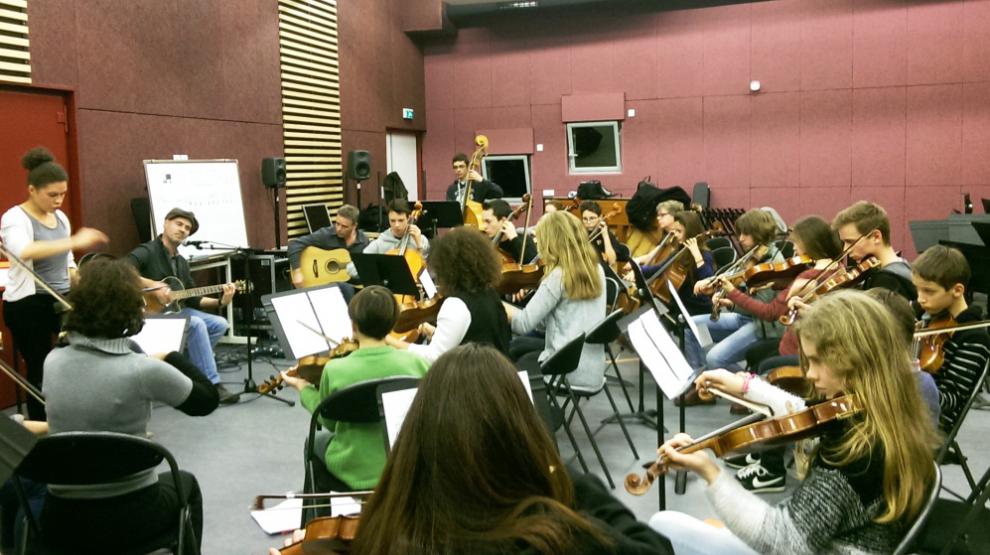 Le Galago en répétition avec l'orchestre à cordes